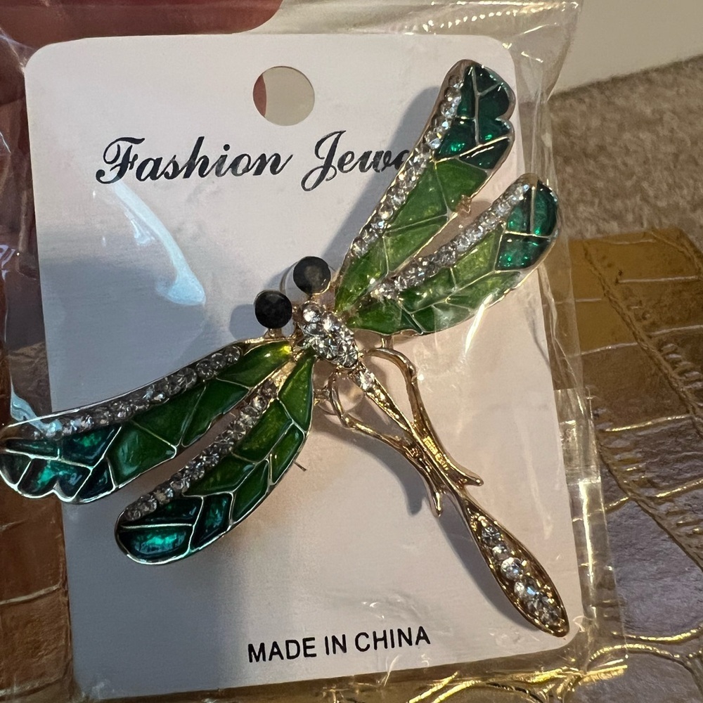 Fashion Jewelry Green and Gold Dragonfly Brooch - Picture 2 of 4